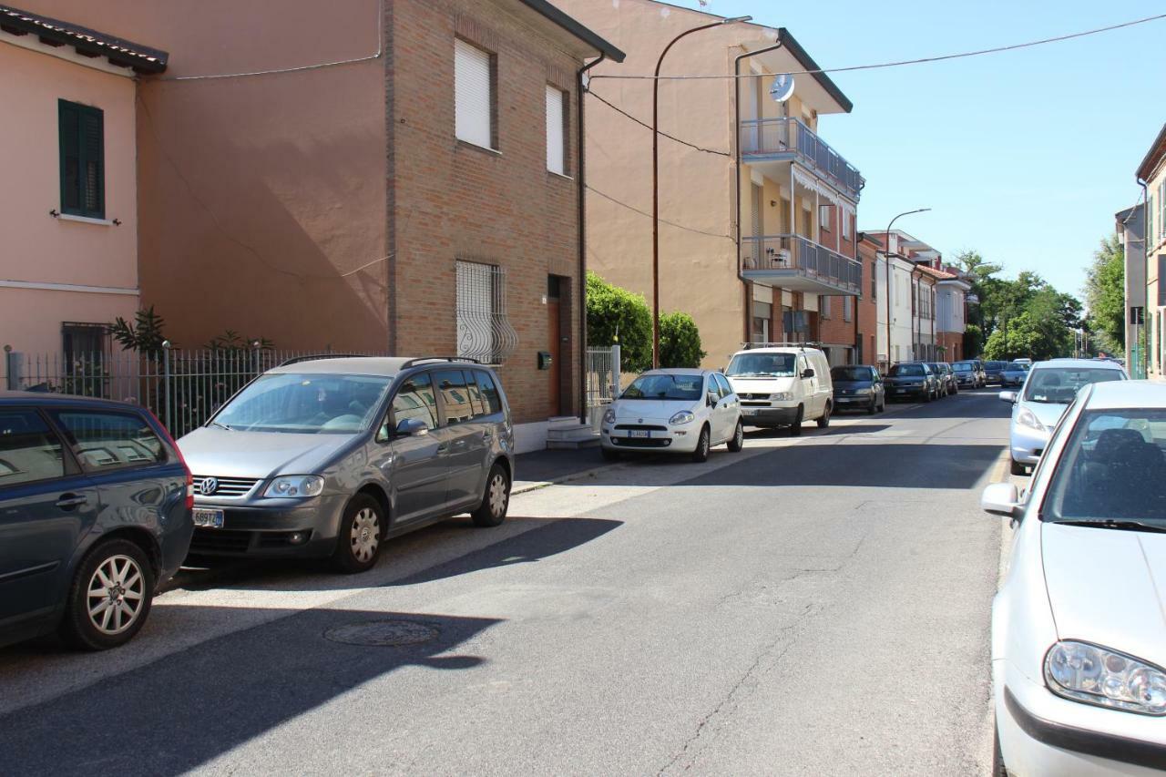 Accogliente Casa Indipendente Con Wi-Fi Gratuito, A Due Passi Dal Centro E Dalle Attrazioni Rávena Exterior foto